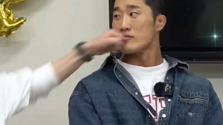 World-class fighters are challenged to fights by elementary school students every day.