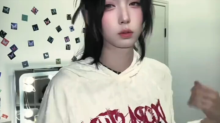 Tomboy and a blonde girl are clashing usernames with each other.