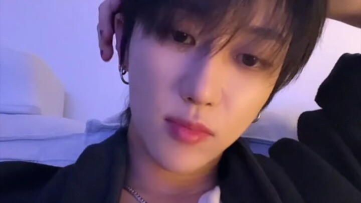 Xu Minghao Recreates a Legendary Moment in His May 10 Live Stream ‖ One Year Later, He’s Still Just 