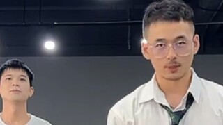Điệp khúc Talk That Talk nam giọng nam cao nhảy [đất sét]