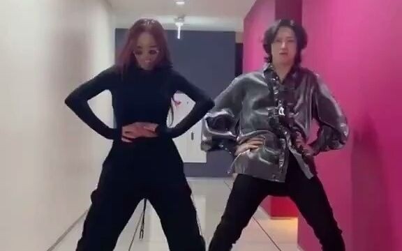 【SUPER JUNIOR】เจสซี่อัพเดต ร่างกายนิ่มและกดลงได้ง่าย ไม่กล้ากดหน้าอกเลย ฮ่าๆๆๆ