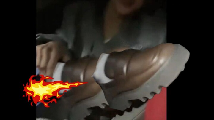 【الشخص التالي يتكلم الصينية】هونغ جي شيو بلكينج ويندي فوت