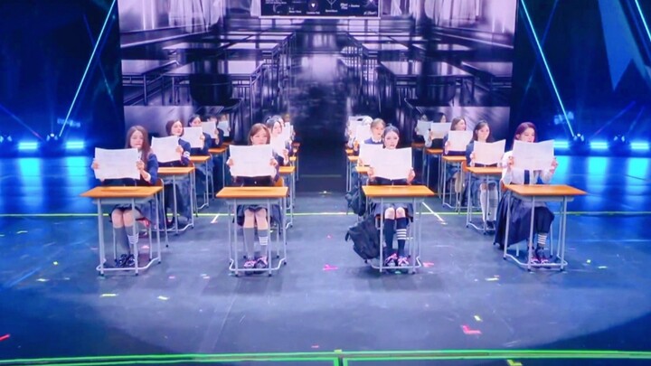 رقصة الأخت شين المُعدَّلة لـ MAMA ورقصات الدعم جميعها على درجة واحدة من الانسجام والتناسق، لقد أذهلت