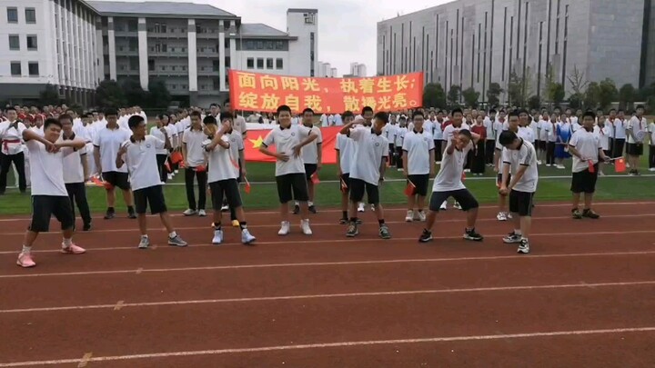 这条视频火了，去吾悦广场跳