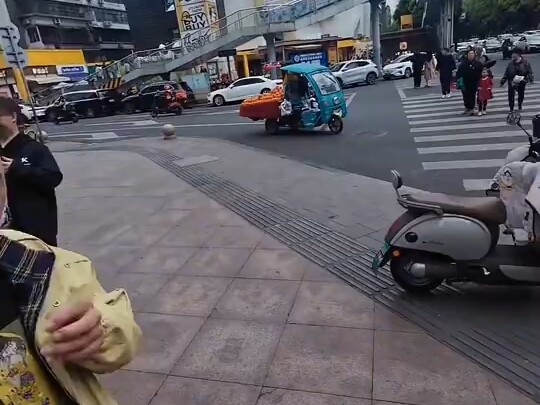 Toàn là lừa tiền