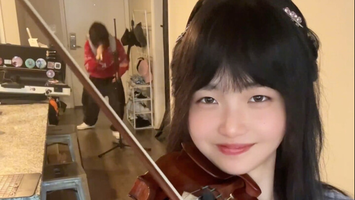 Thật ra tôi hơi sợ có người đột nhiên quan tâm đến mình / Kẻ lập dị