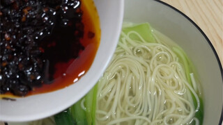 挑战一下爆辣！我们河南人还是很能吃辣的！