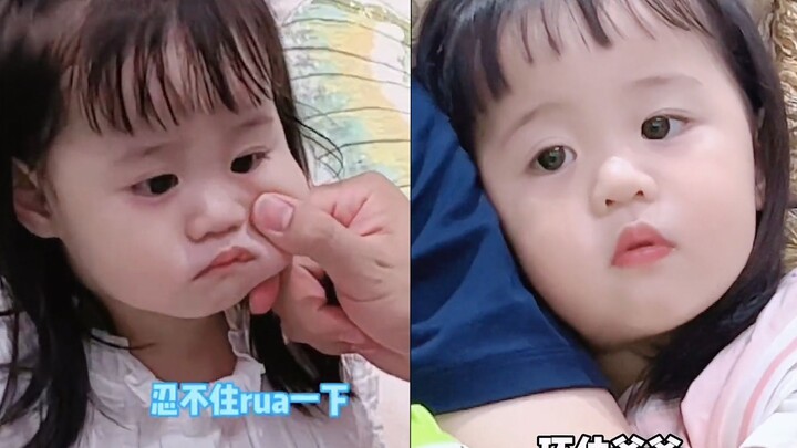 Ayah terlalu gemas melihat putrinya sehingga tak tahan untuk “menggoda” si kecil. Tak disangka, reak