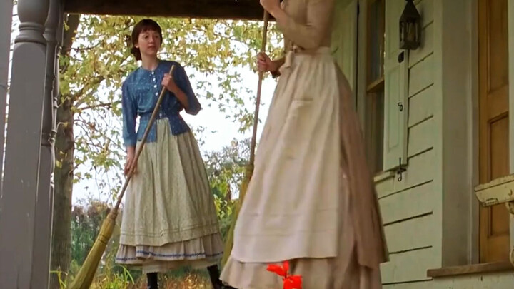 The woman freaked out as soon as she spotted a little red flower blooming by the door—she quickly ya