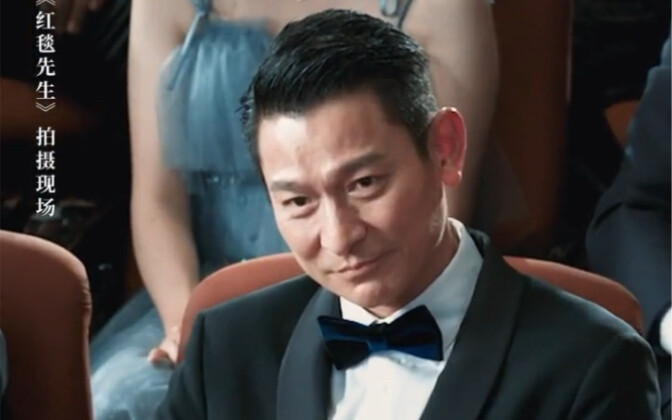 5 Gerakan Cepat dalam 15 Detik: Mengelola Ekspresi Wajah Itu Sangat Penting bagi Selebriti!