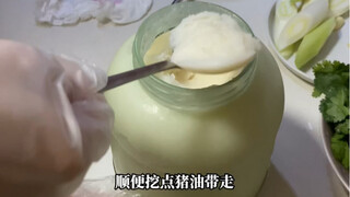 กระทะเหล็ก น้ำมันหมู และผัก หอมมาก!