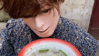 Dụng cụ hỗ trợ uống nước!