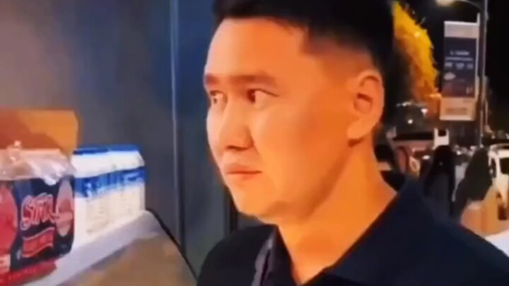 สายตาที่อยากเชือดใครซักคนมันปิดไม่มิด!