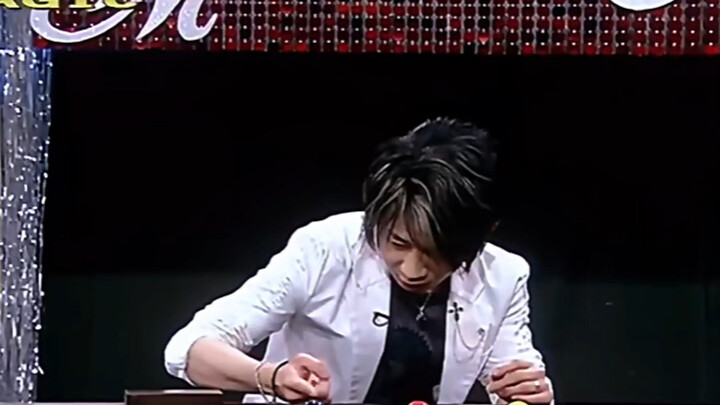 Unveiling Liu Qian’s Most Magical Trick: The Ball That Disappears Into Thin Air!