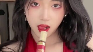 Koleksi Kang Yaya | Crossdresser yang Menggetarkan Hati