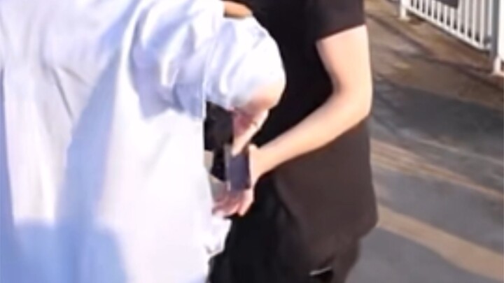 【SEVENTEEN】คุณครูลีราชาแห่งลิขสิทธิ์เท่สุดๆ เวลาควักบัตรดำออกมาเลย!