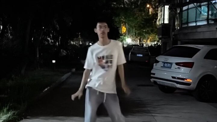 Kết thúc kỳ thi đại học, thử nhảy “Thriller” của MJ