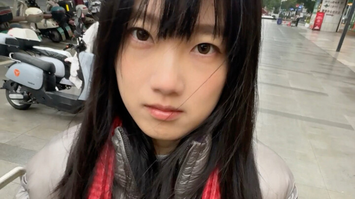 It’s cold—bring her a scarf.