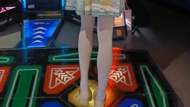 Trước đây đến e Dance nổi tiếng là Ký Minh Nguyệt, không giỏi nhảy máy nên quay đại thôi cũng không 