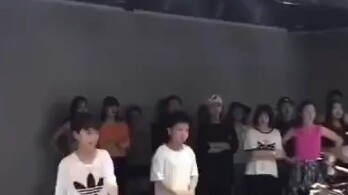 [Su Xinhao 1M Dance Club] Elementary school students have grown faces for their pants teacher at 1M 