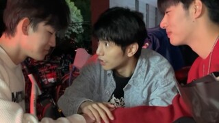 One person in love, the whole dorm as advisors???