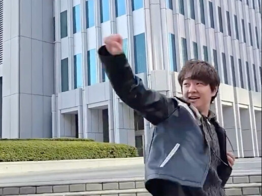 原唱终于来蹭热度了！温流【Lucifer】舞蹈挑战！闪人第二cha！这个男子终究是在风中凌乱了…～^_^