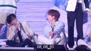 พี่ๆ ที่ไม่รับผิดชอบฮ่าๆๆ เฉินลี่ลุกขึ้นมาแค่อาศัยแรงเล็กน้อย ส่วนพี่สองไม่ได้ใช้แรงเลยสักนิด อาศัยเ