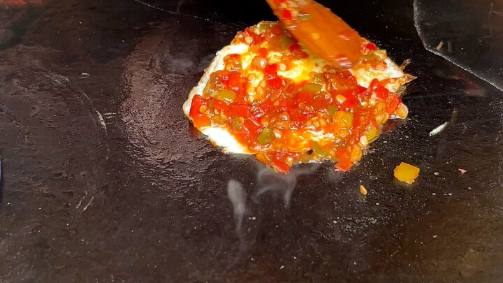 อาจฟังดูสกปรก แต่ที่นี่กลับหล่อเลี้ยงคนมาหลายรุ่น คุณย่าทำเบอร์เกอร์จีนสุดพิเศษด้วย #ขนมแป้งพายหลายช