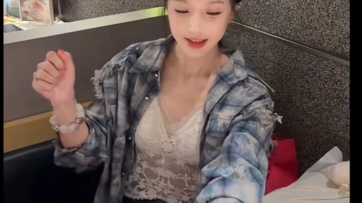 หญ้า:กินสิ่งที่เปลี่ยนตัวเอง一棵小草:要吃什么自己变