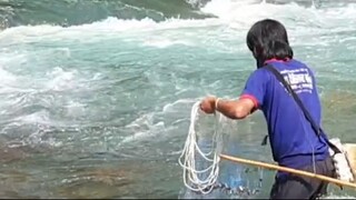 cast netting in Nepal | himalayan trout fishing with handmade cast net |