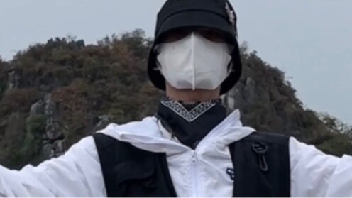 【TUZ】الإنترنت كله يرقص على أنغام الجوقة، لذا سأرقص لدقيقة | هل هذا هو القطار الأخير؟ هل سيظل أحد يشا