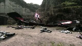 KAMEN RIDER DECADE VS KAMEN RIDER KUUGA ULTIMATE FORM
