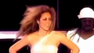 [Alternative singing and dancing queen] Mariah Carey pioneered the fusion of comedy and stage dance,