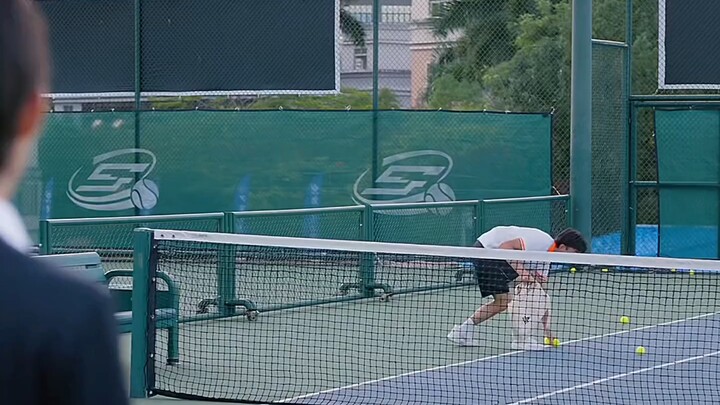 Son rejects mom’s suffocating love; a classmate’s heartwarming gesture helps mom let go.