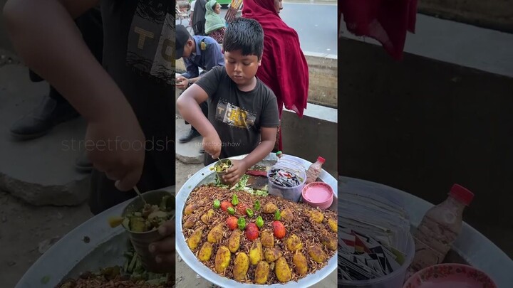 7 Years old Kid Selling Chana Chaat on Street..! #food #foodlover