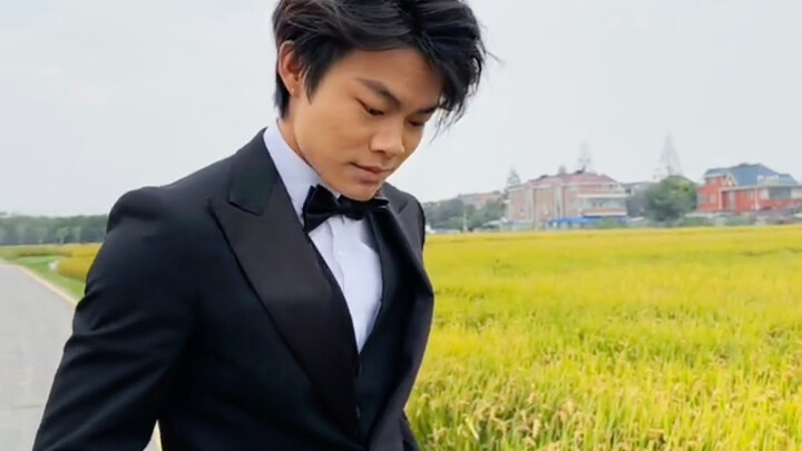 Xỏ giày trâu ngựa, không làm cháu mà chỉ làm ông!