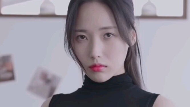 สูทสีดำใส่แบบนี้ก็เก๋นะ