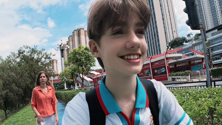 พี่น้องทั้งหลาย! การบ้านเยอะมาก ทำไม่ทันจริงๆ!