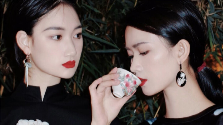 New Chinese Style | The sky-blue hue waits for the misty rain—just like I’m waiting for you.