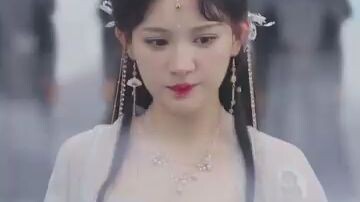 เธอช่วยเทพมังกรโดยบังเอิญ พอรวมร่างกันก็ทิ้งรองเท้าไว้ เทพสวรรค์ลงมาตามหาเธอด้วยรองเท้าคู!