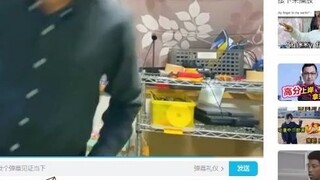 Cô gái xinh đẹp Nhật Bản không khỏi cười khúc khích khi phải lòng linh hồn thứ hai.