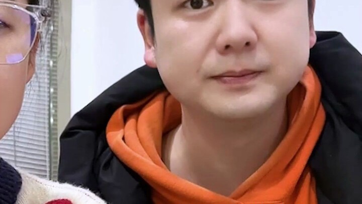 พูดคำบรรยายแบบนี้ออกมาได้ทันทีจริงๆ ไม่ใช่เรื่องง่ายเลย ตัวอย่างอันยอดเยี่ยมสำหรับพวกเรา!