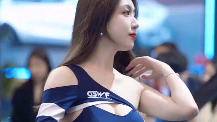 【Số 239: Chuông gió reo】Mẫu xe hơi gợi cảm đầy thu hút – “Dự án sưu tầm toàn bộ hot girl xinh đẹp tr