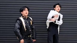 【崔然竣】Deja Vu cha with Straykids徐彰彬 不好意思腿太长了kkkkk  240412Tik Tok更新