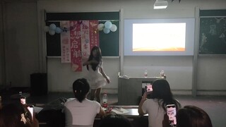 【吉林科技职业技术学院】：学弟太厉害了，班级表演节目。