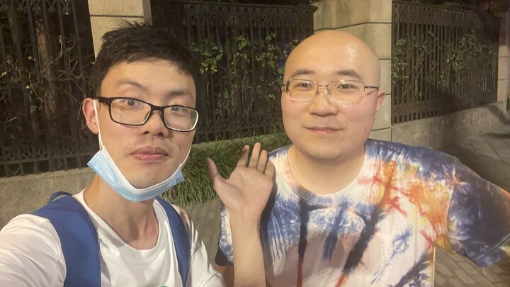 ยูทูบเบอร์รูบิคชื่อดังของบีลิบิลิชวนฉันไปกินข้าว พูดคุยกันตลอดทาง แฮปปี้สุดๆ!