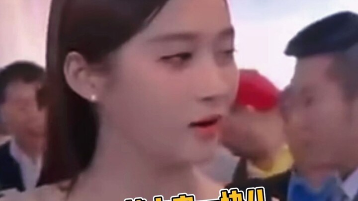 Mỗi năm tôi đều hỏi khi nào bạn sẽ kết hôn? #鹿翰#关晓彤#一鹿彤行