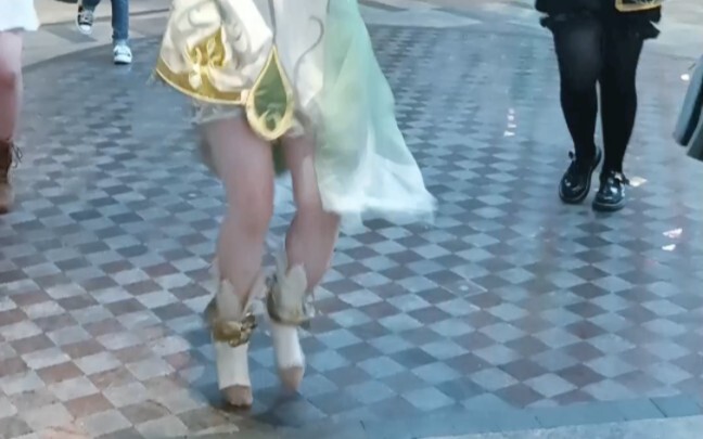 أنا آسف لأن إله العشب الراقص لطيف جدًا.