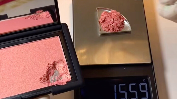 Sahabatku bilang, cukup kasih aku sedikit sisa aja, itu sudah cukup buat seumur hidup.