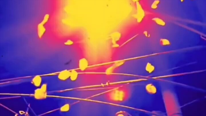 الإعجاب لا يمكن التظاهر به؛ إذا كان حقًا يحبك، فكيف لا يفهم ما تقصد؟